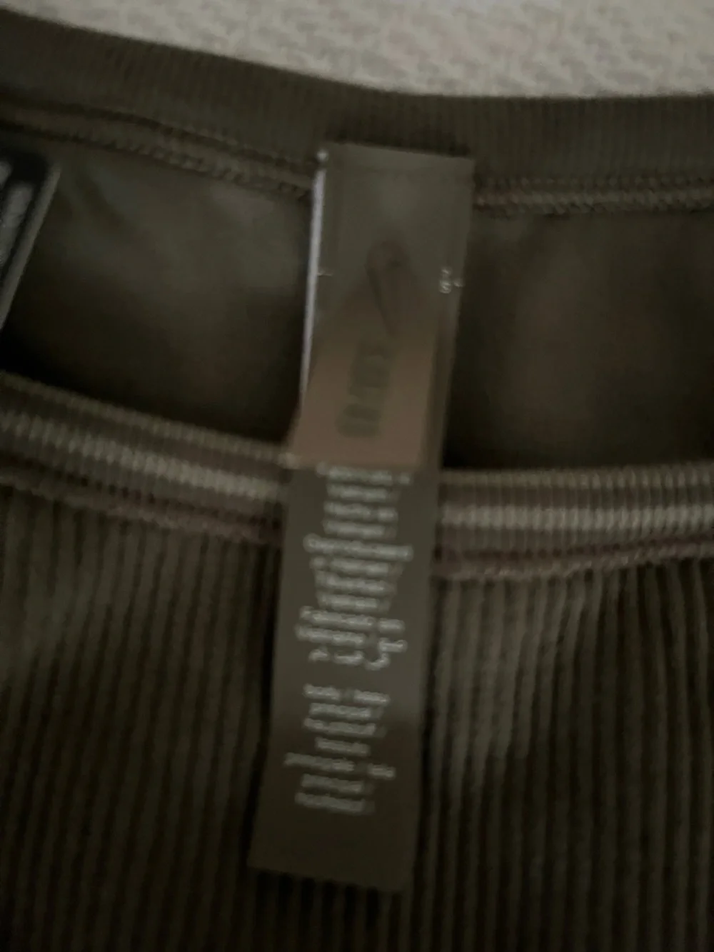 SKIMS / NIKE TAUPE Ribbed High Neck SPORTS BRA - Picture 3 of 4